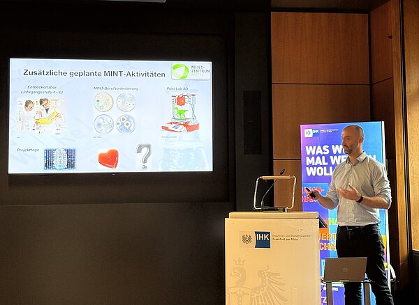 Zusätzliche geplante MINT-Aktivitäten vorgestellt Präsentation zu MINT-Aktivitäten